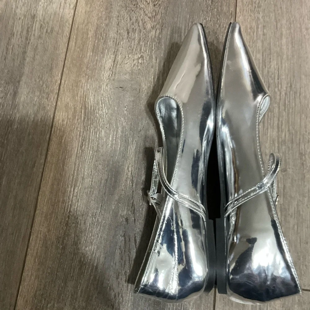 ShuShop Metallic Silver Ballet Flats, Size 9